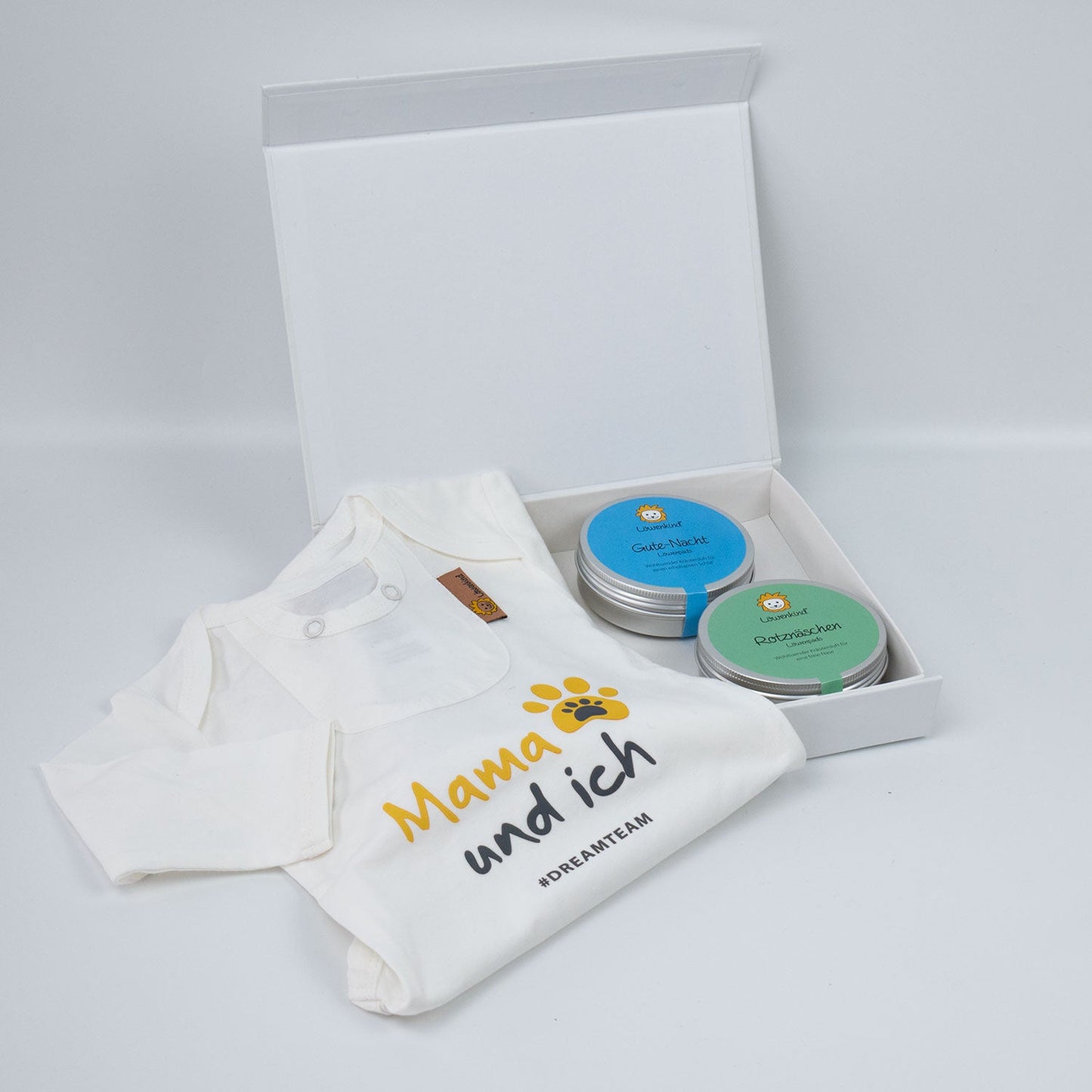 Geschenkset mit Geschenkbox, bedrucktem Body "Mama und ich" und zwei Kräuterpad-Dosen