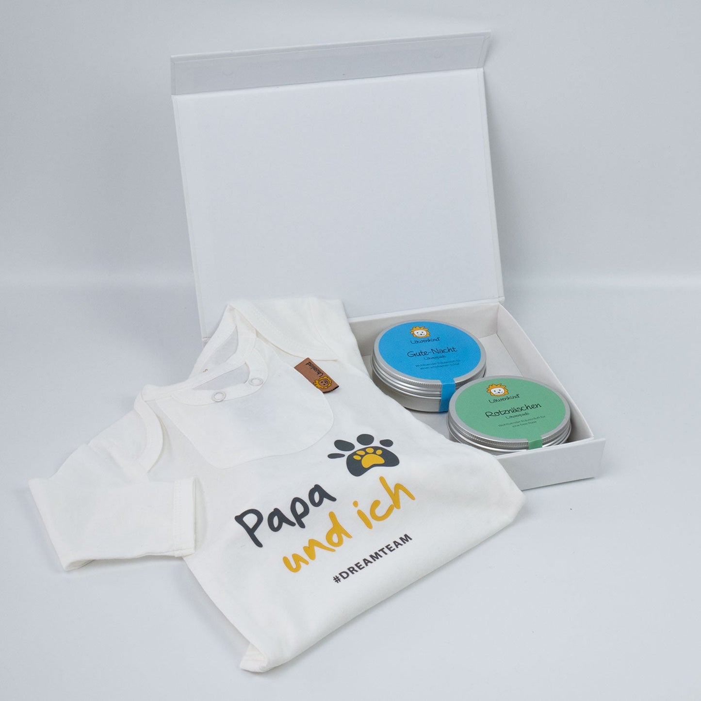 Geschenkset mit Geschenkbox, bedrucktem Body "Papa und ich" und zwei Kräuterpad-Dosen