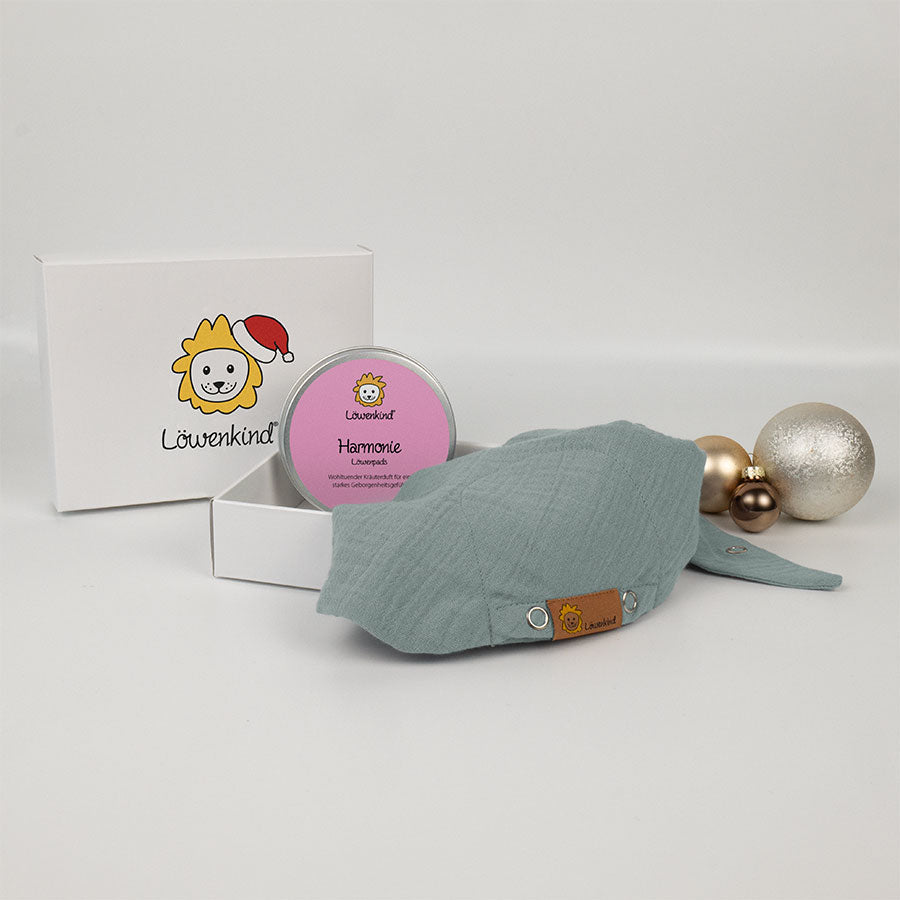 Weihnachts-Geschenkbox mit grünem Halstuch und Kräuterpad-Dose Sorte "Harmonie"