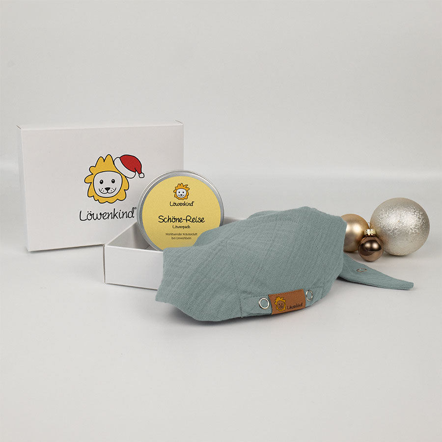 Weihnachts-Geschenkbox mit grünem Halstuch und Kräuterpad-Dose Sorte "Schöne-Reise"