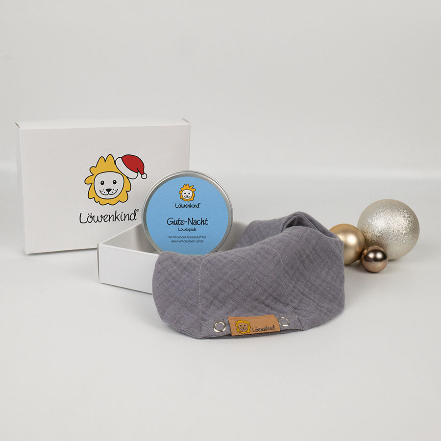 Weihnachts-Geschenkbox mit grauem Halstuch und Kräuterpad-Dose Sorte "Gute-Nacht"